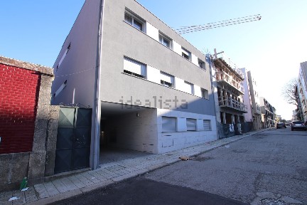 Arrendamento de apartamento T1 na Rua Doutor Júlio de Matos, 276