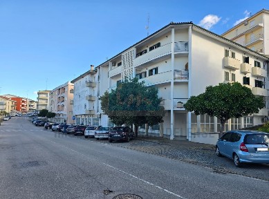 Apartamento T2 à venda na Rua Coronel João Maria Sarmento Pimentel, 224