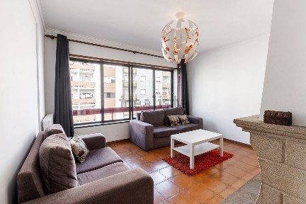 Apartamento T4 à venda na Avenida Sá Carneiro, 140