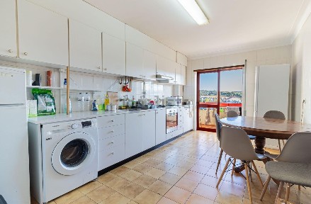 Apartamento T3 à venda em Sé - Santa Maria - Meixedo