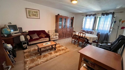 Apartamento T3 à venda na Rua Serpa Pinto
