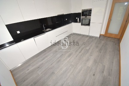 Apartamento T3 à venda na Rua Lupulex, 6