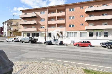 Apartamento T2 à venda na Rua Portela dos Frades, 1