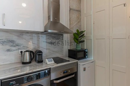 Arrendamento de apartamento T0 na Rua do Sol