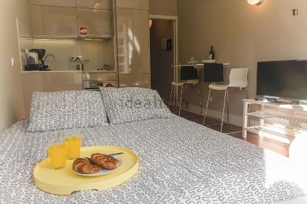 Arrendamento de apartamento T0 na Praça de Almeida Garrett