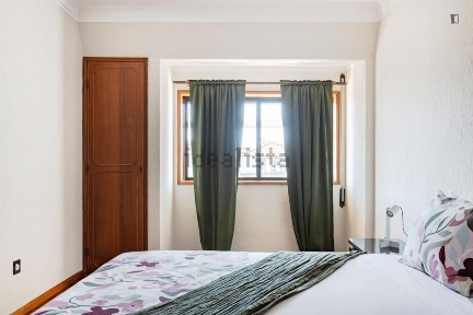 Arrendamento de apartamento T1 na Rua de Santo Ildefonso