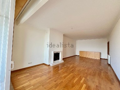 Arrendamento de apartamento T3 na Rua Jorge Dias