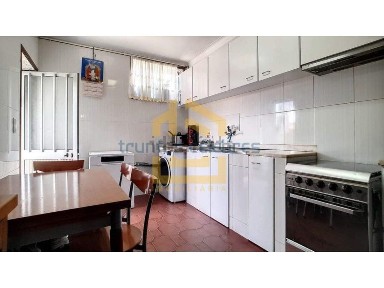 Arrendamento de apartamento T2 na Rua Pescador Bacalhoeiro, 144
