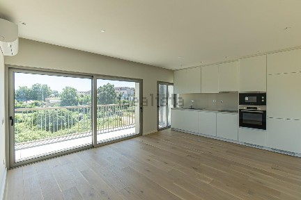 Arrendamento de apartamento T2 na Rua Margarida da Silva Cruz, 186