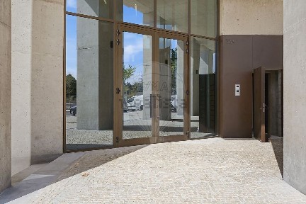 Arrendamento de apartamento T1 na Avenida Doutor António Macedo