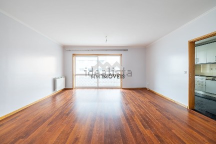 Arrendamento de apartamento T2 na Rua de João de Deus
