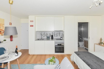 Arrendamento de apartamento T0 na Rua de Faria Guimarães