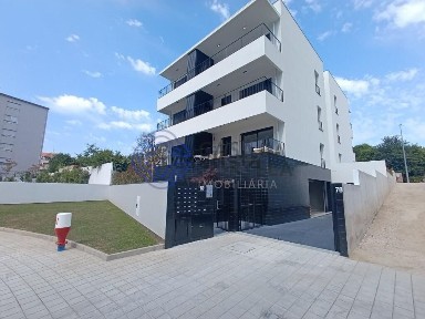 Arrendamento de apartamento T1 na Rua António da Silva Cunha, 78, 80