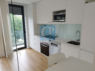 Arrendamento de apartamento T0 na Rua Francisco Araújo Dantas, 96