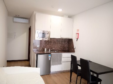 Arrendamento de apartamento T0 na Rua do Amial, 1228