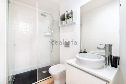 Arrendamento de apartamento T1 na Rua de Santo Ildefonso