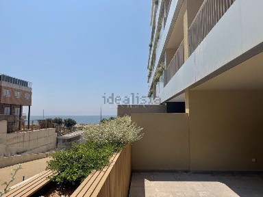 Arrendamento de apartamento T3 na Avenida da Beira-Mar