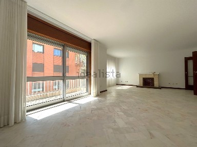 Arrendamento de apartamento T4 na Foz