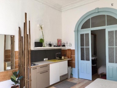 Arrendamento de apartamento T1 na Rua Roberto Ivens