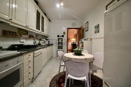 Arrendamento de apartamento T3 na Rua Professor Augusto Resende s/n