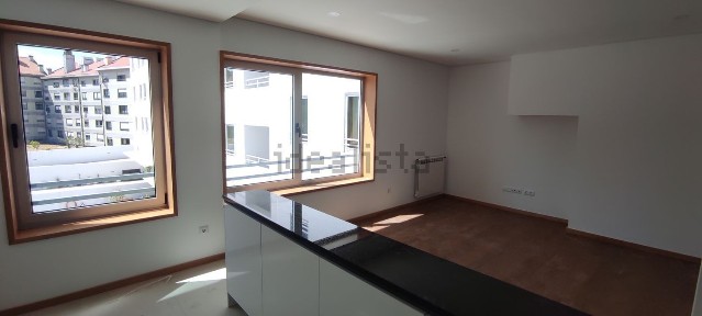 Arrendamento de apartamento T1 na Rua João Fernandes, 24