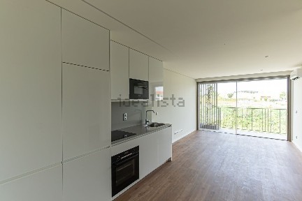 Arrendamento de apartamento T1 na Rua Antero Quental, 47