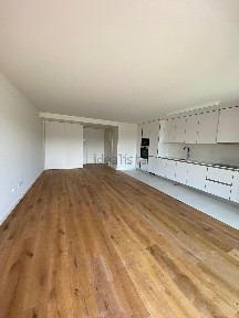 Arrendamento de apartamento T3 na Rua Doutor Mário Cal Brandão, 97