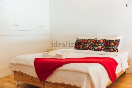 Arrendamento de apartamento T1 na Rua de Santo Ildefonso