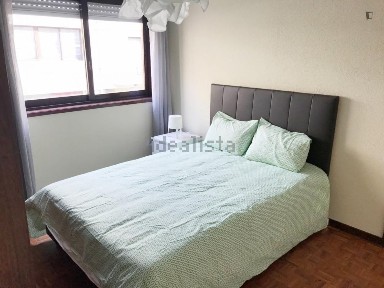 Arrendamento de apartamento T4 na Rua da Constituição
