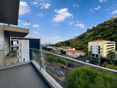 Arrendamento de apartamento T3 em R. da Ribeira, 10