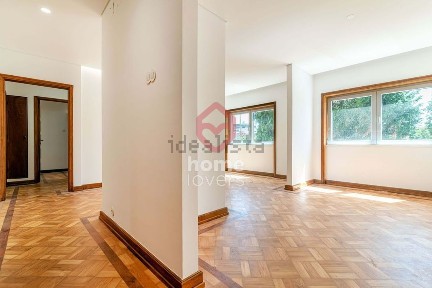 Arrendamento de apartamento T2 na Rua Conde Avranches