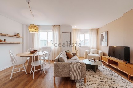 Arrendamento de apartamento T1 na Rua de Câmara Pestana, 465