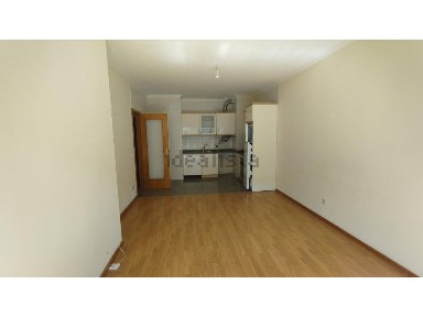Arrendamento de apartamento T0 na Candal - Regadas