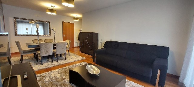 Arrendamento de apartamento T1 na Avenida do Amparo, 14