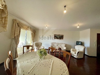 Arrendamento de apartamento T4 em Câmara de Lobos