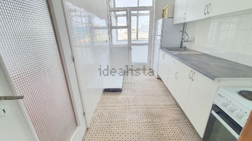 Arrendamento de apartamento T4 na Rua de Júlio Dinis