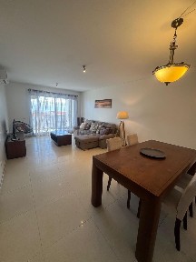 Arrendamento de apartamento T1 na Estrada da Ponta Oliveira, 308