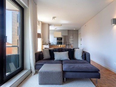 Arrendamento de apartamento T2 na Rua da Agra