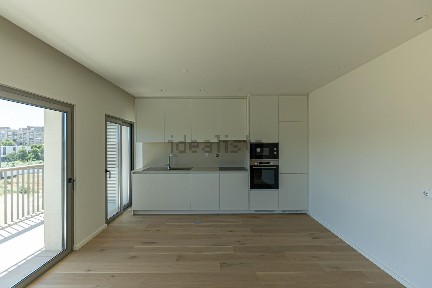 Arrendamento de apartamento T2 na Rua Margarida da Silva Cruz, 186