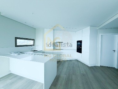 Arrendamento de apartamento T3 em Estreito Câmara de Lobos
