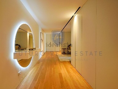 Arrendamento de apartamento T2 na Rua Velha da Ajuda