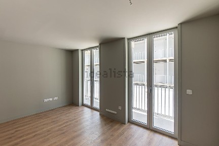 Arrendamento de apartamento T0 na Rua do Bonjardim, 1093