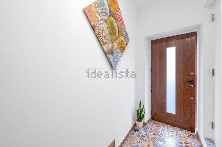 Arrendamento de apartamento T2 na Rua da Rochinha, 60