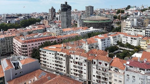 Arrendamento de apartamento T2 na Rua da Firmeza, 502