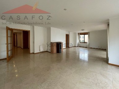 Arrendamento de apartamento T4 na Pinhais da Foz
