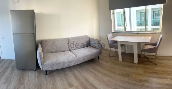 Arrendamento de apartamento T1 na Rua da Casa Branca, 47