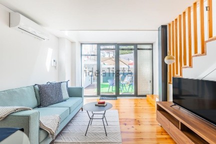 Arrendamento de apartamento T1 na Rua do Heroísmo