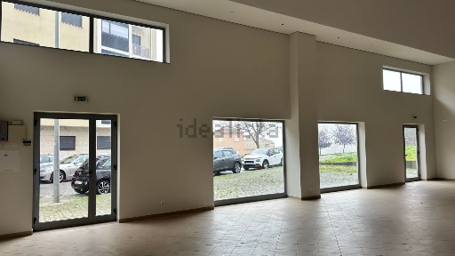 Espaço comercial à venda na Rua de São João