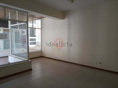 Espaço comercial à venda em Monção