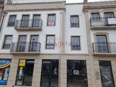 Espaço comercial ou armazém à venda em Monção